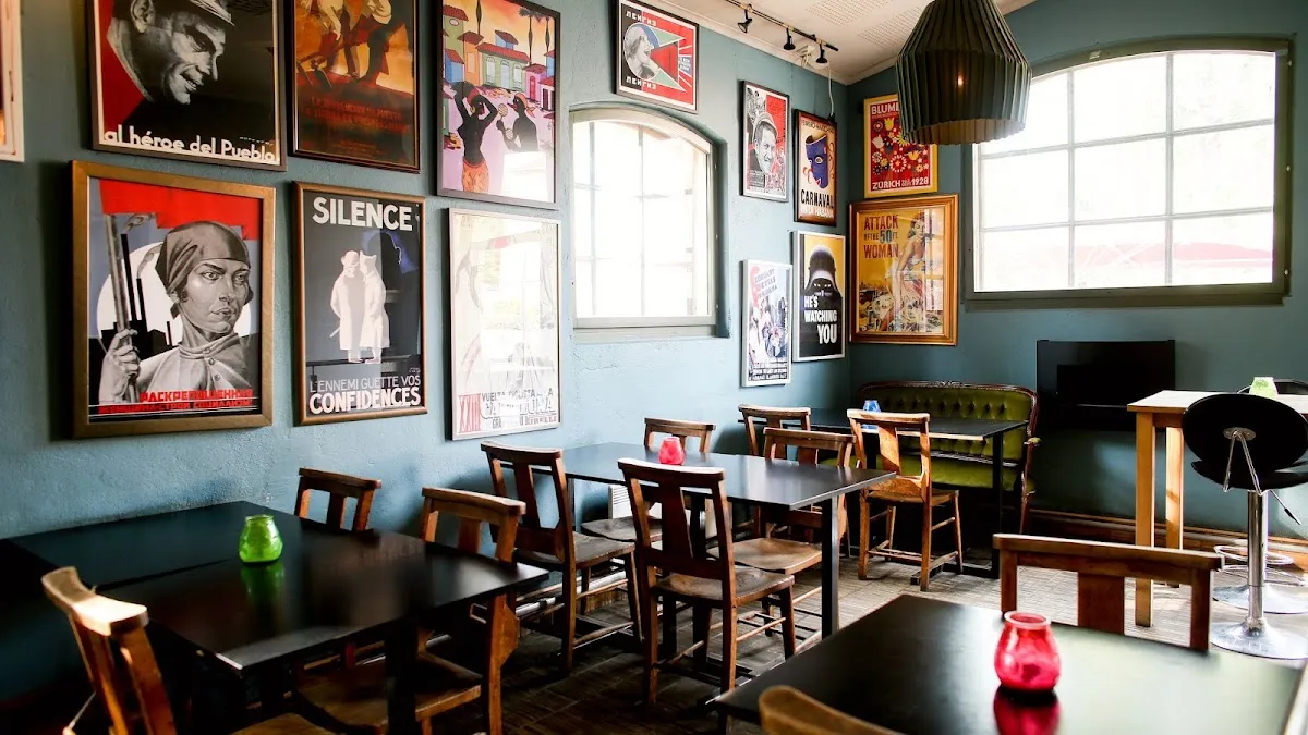 BookNoFees: Café – Café Teater – Oslo – Café Theatre, photo 1