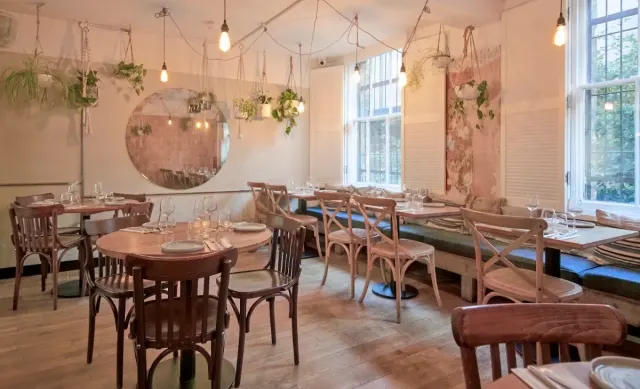 BookNoFees: Delamina East, London