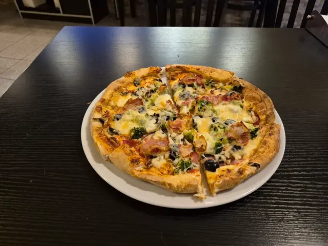BookNoFees: Restaurant – American Food Kamen – Kamen – American Food Kamen, photo 3