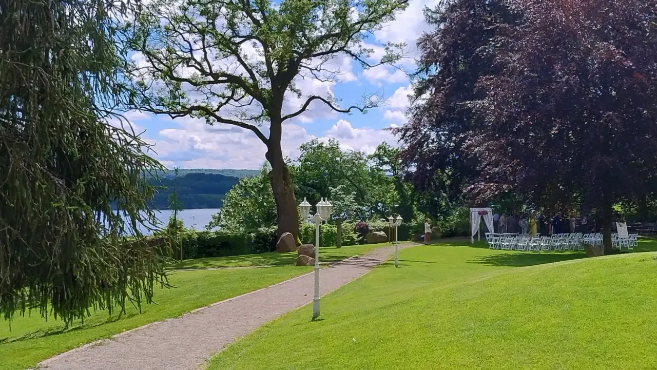 BookNoFees: Restaurant – Haus Delecke – Möhnesee-Delecke – Delecke House, photo 1
