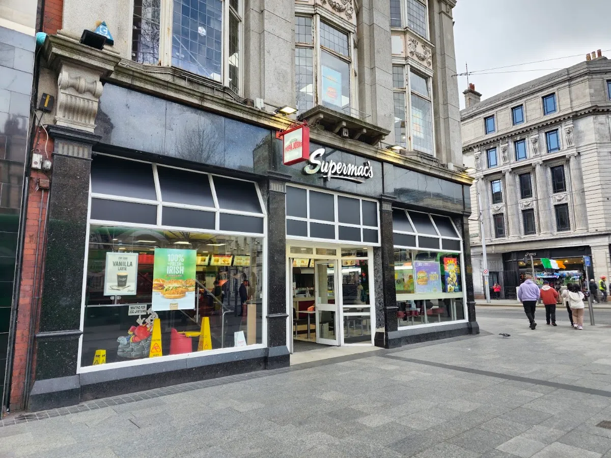 BookNoFees: Snack bar – Supermac's – Dublin – Supermac's, photo 1