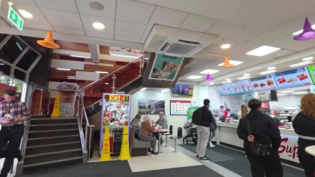 BookNoFees: Snack bar – Supermac's – Dublin – Supermac's, photo 3