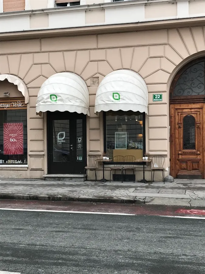 BookNoFees: Café – Bazilika Café – Ljubljana – Basilica Café, photo 1