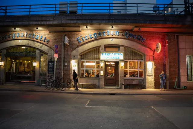 BookNoFees: Restaurant – Tiergartenquelle – Berlin – Tiergarten Spring, photo 2
