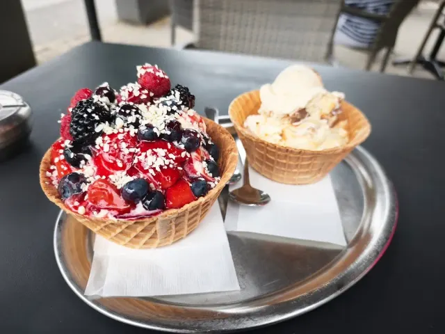 BookNoFees: Ice cream – Eiscafé Bambi – Freudenberg – Ice cream café Bambi, photo 2