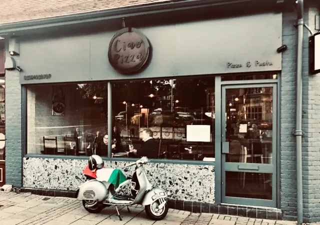 BookNoFees: Ciao Pizza, London