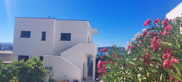 BookNoFees: समुद्र के नज़दीक शांत पारिवारिक आवास – Kaštel Sućurac, Split