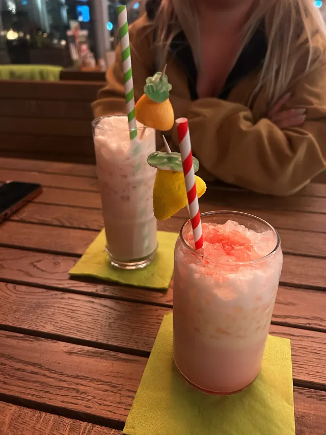 BookNoFees: रेस्तरां – R-Café Möhnesee – Möhnesee-Delecke – R-Café Möhnesee, फ़ोटो 3