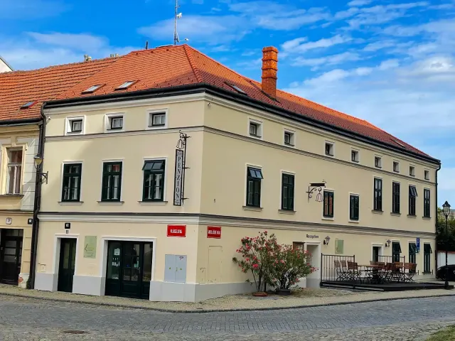 BookNoFees: रेजिडेंस ज़्वोन – Znojmo