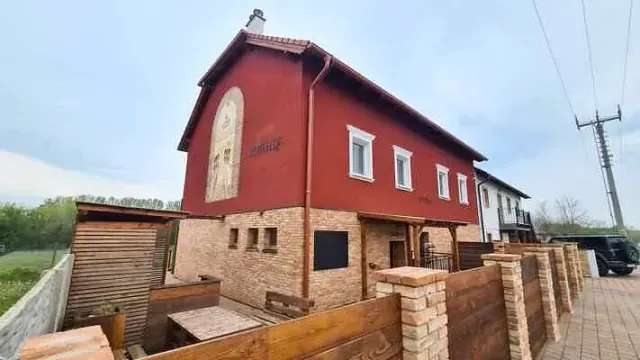 BookNoFees: शांत, स्टाइलिश घर जिसमें वाइन सेलर है – Jevišovka