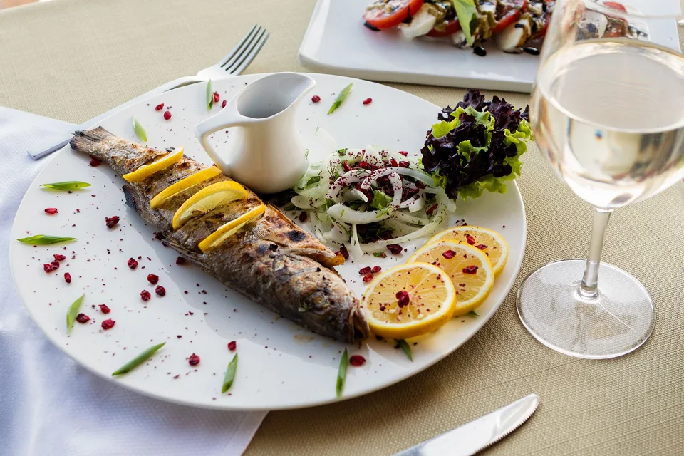 BookNoFees: Example photo: Grilled fish